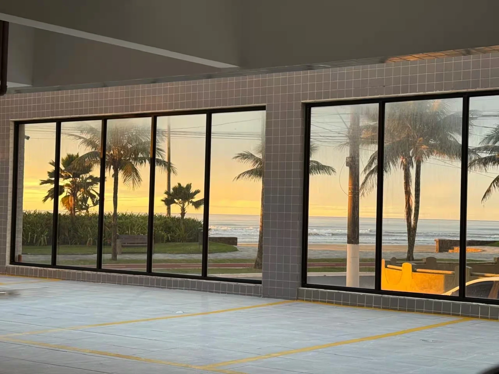Pé na areia, de frente para o mar, apartamento pé na areia em Praia Grande